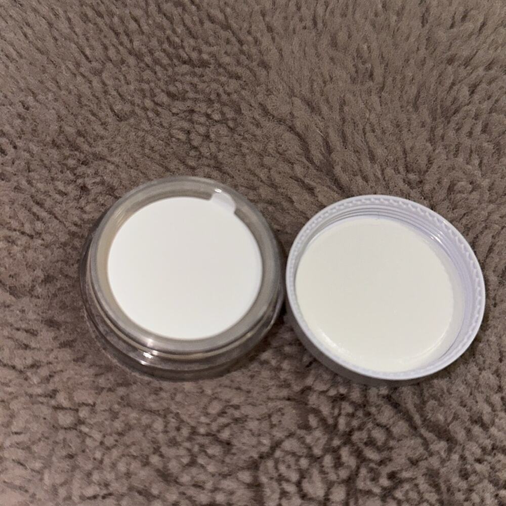 ВЕССА Hydra-Mist Set & Refresh Powder .05 oz - Picture 4 of 4